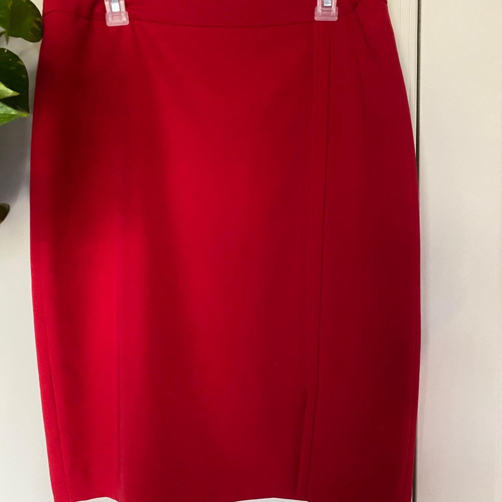 Tommy Hilfiger pencil skirt. Never worn.